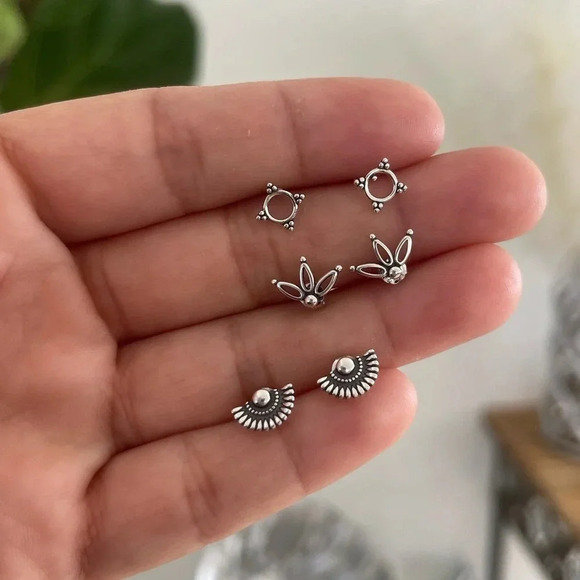 925 Sterling Silver Bali Earrings - Picture 4 of 7